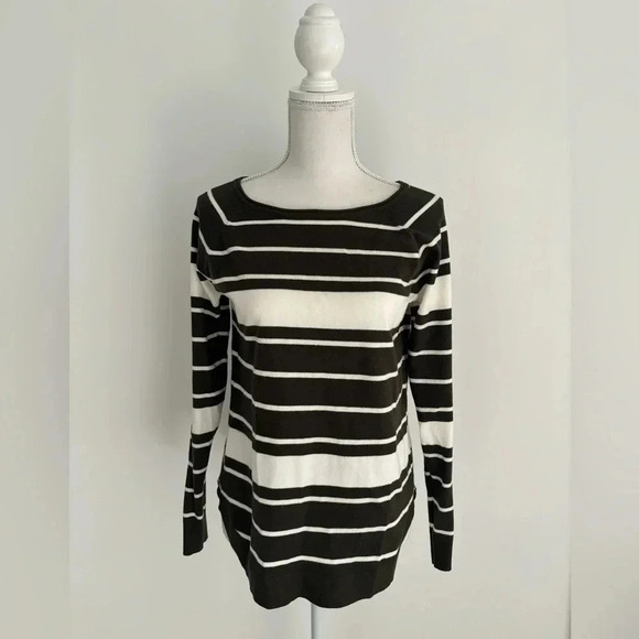 EUC Pink Clover Top - Picture 3 of 11